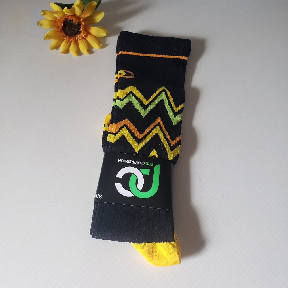 New/NWT ProCompression Compression Socks - Picture 3 of 7